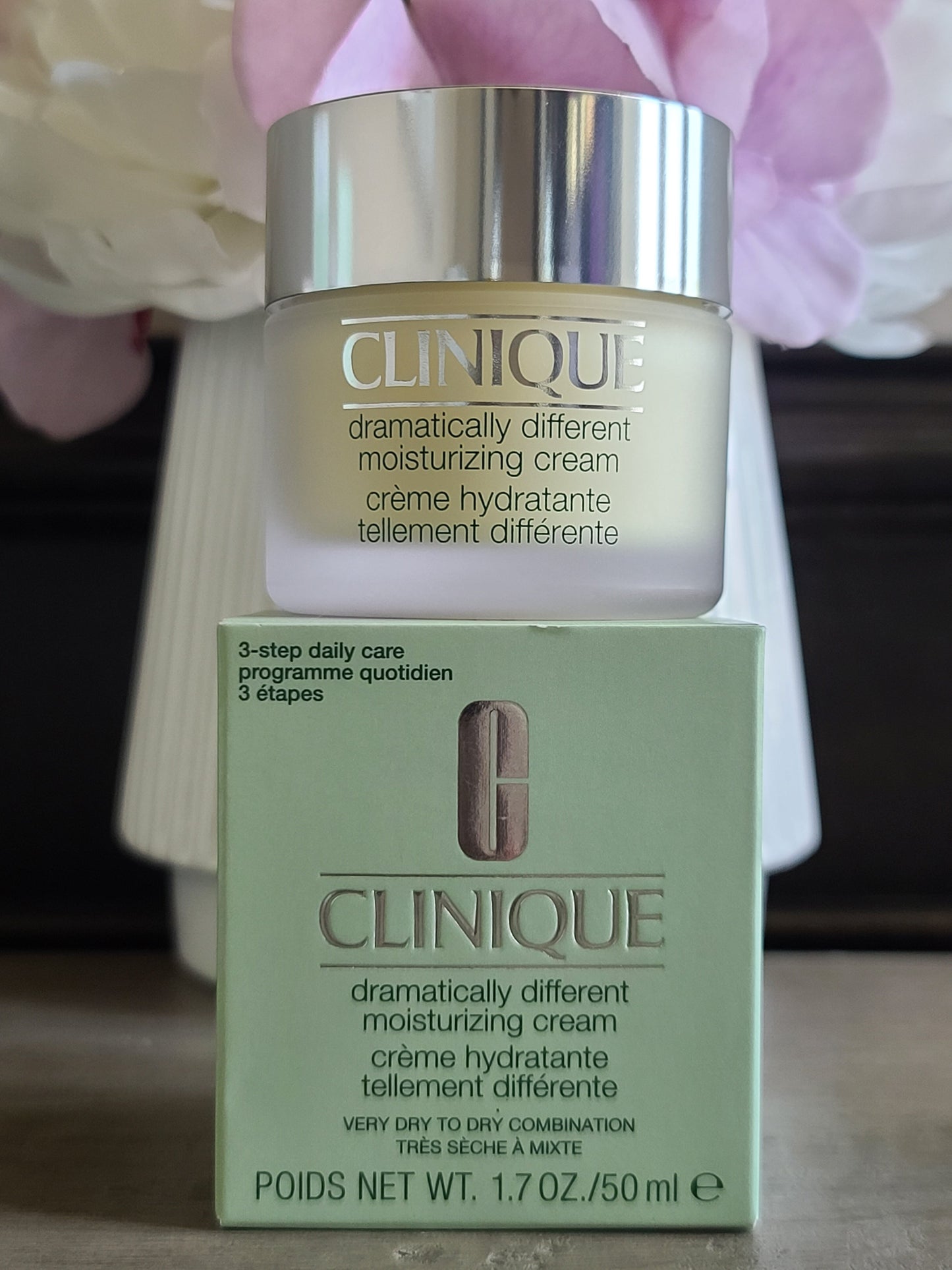 Clinique Dramatically Different Moisturizing Cream